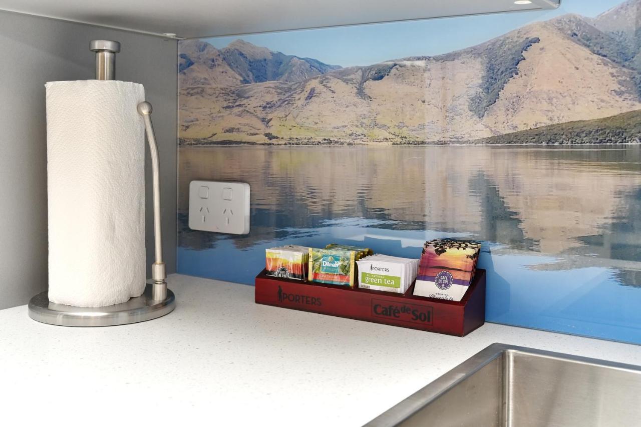 Brockworth Place - Christchurch Holiday Homes Экстерьер фото