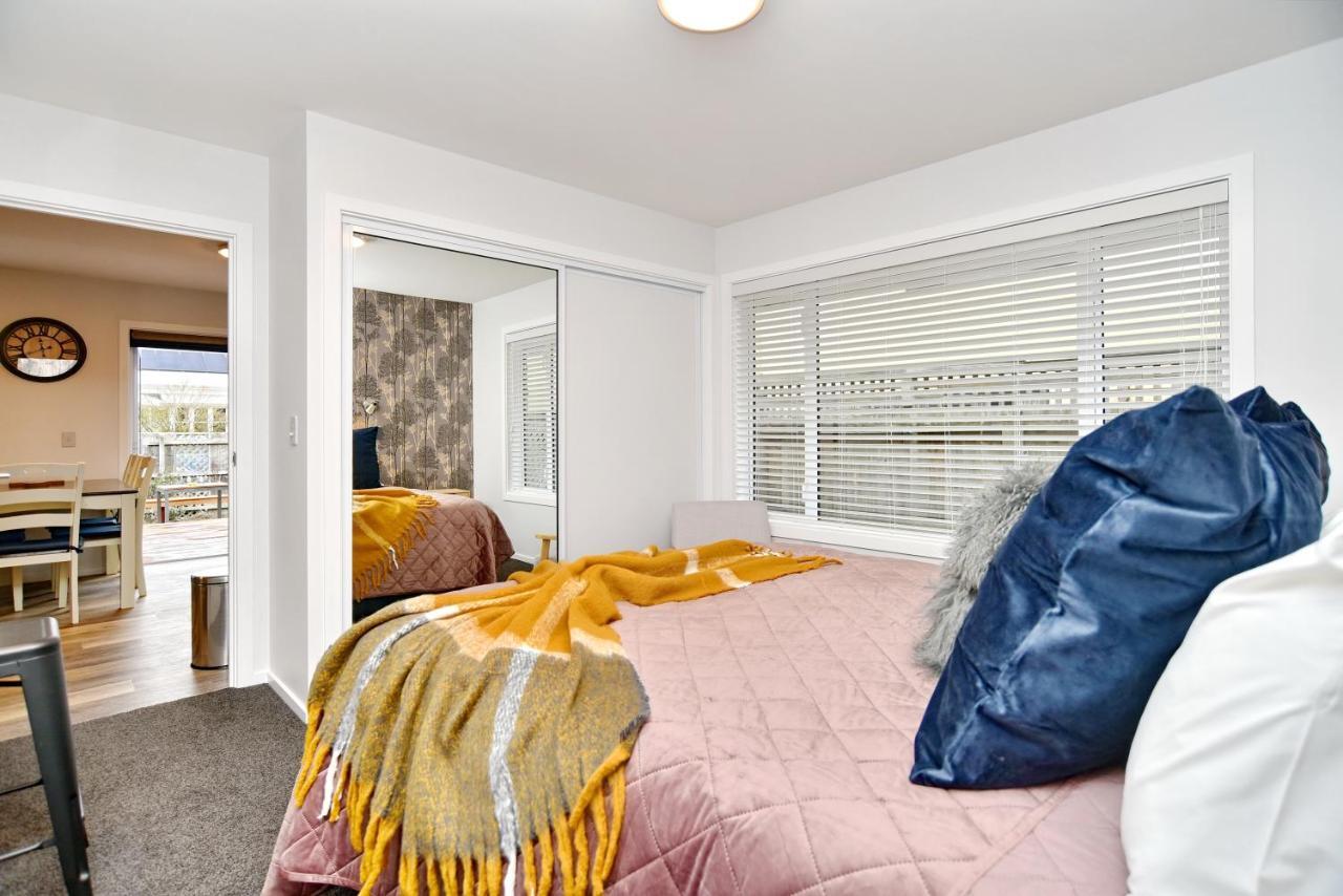 Brockworth Place - Christchurch Holiday Homes Экстерьер фото