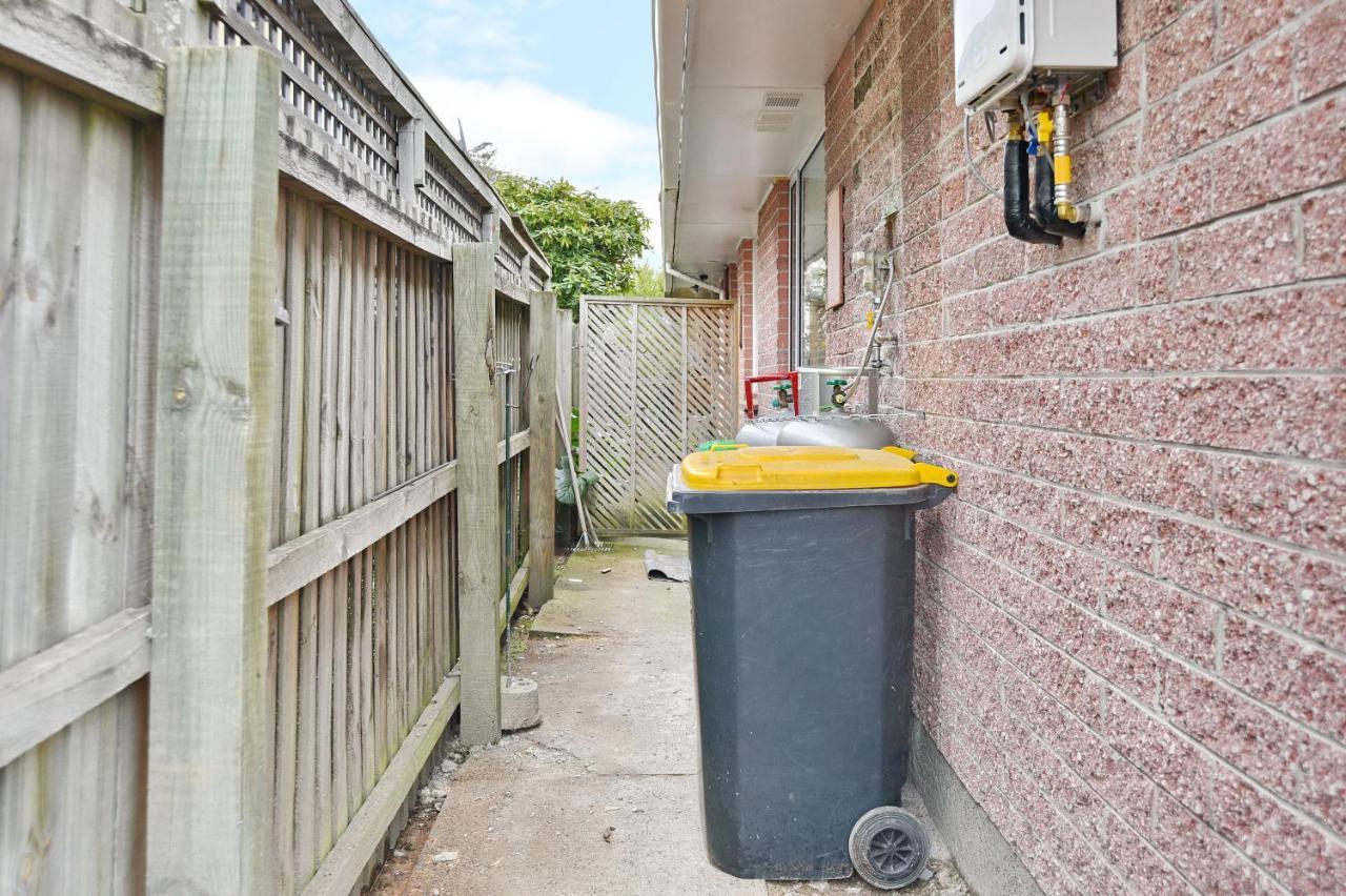 Brockworth Place - Christchurch Holiday Homes Экстерьер фото