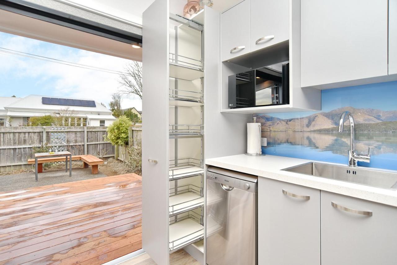 Brockworth Place - Christchurch Holiday Homes Экстерьер фото