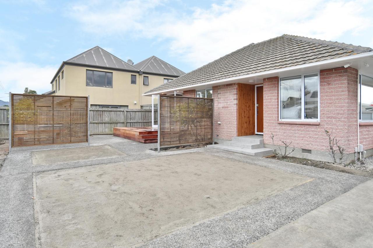 Brockworth Place - Christchurch Holiday Homes Экстерьер фото