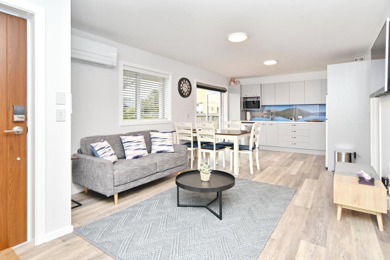 Brockworth Place - Christchurch Holiday Homes Экстерьер фото